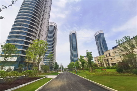 高级中学北邻御泉龙庭精装3室2厅2卫55万137m2出售